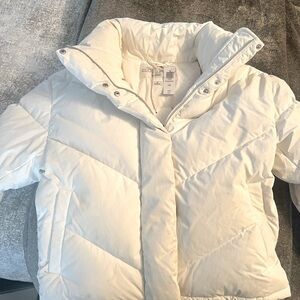 Aritzia Cloud Puff Jacket - Brand New with Tags XS